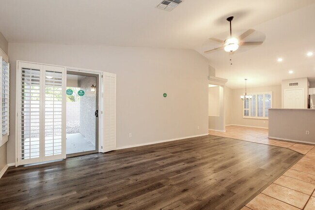 Building Photo - 12409 W Mandalay Ln
