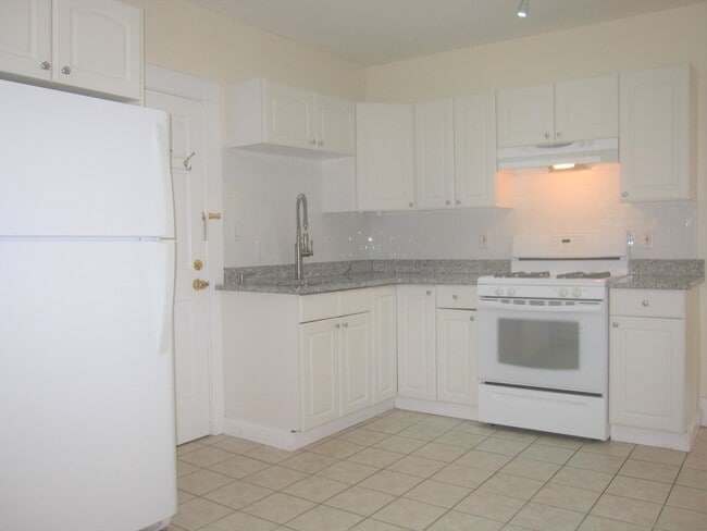 Building Photo - 316 Conant Rd