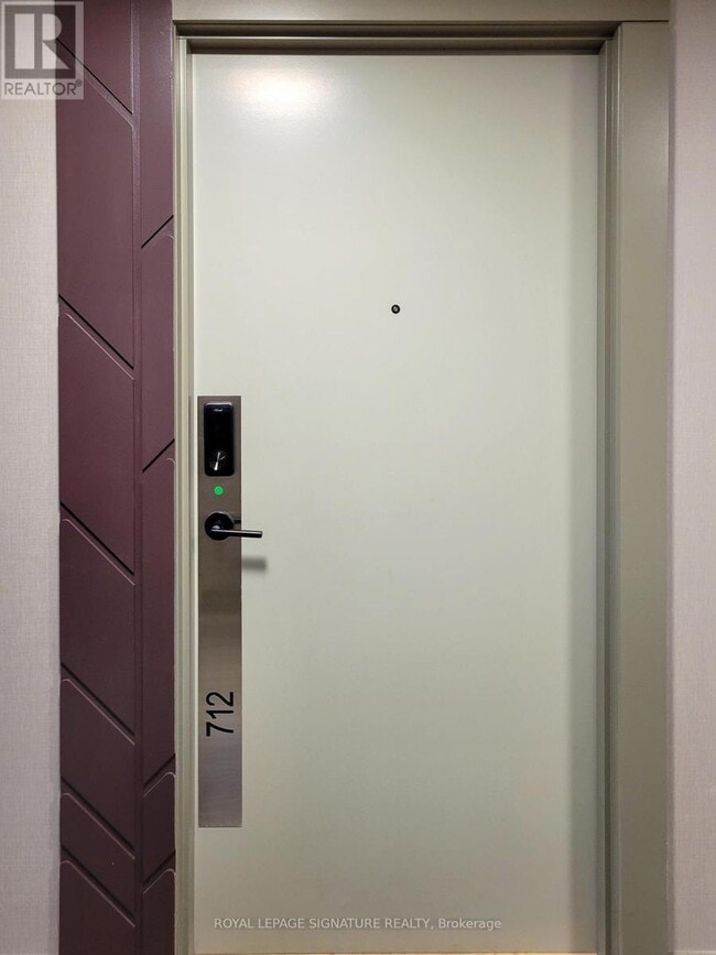 Building Photo - 5105 Hurontario St