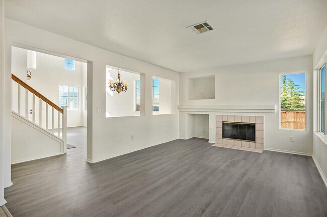 Building Photo - 39901 Penina Way