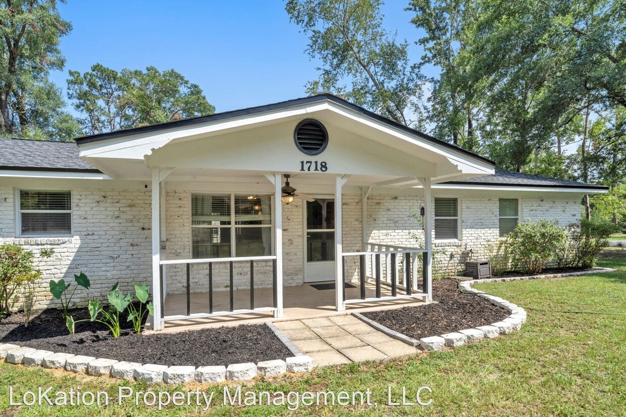 Primary Photo - 4 br, 2 bath House - 1718 W Hwy 90