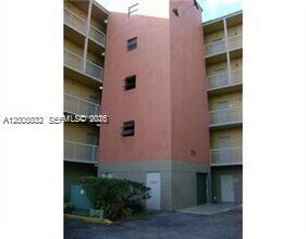 Building Photo - 8290 Lake Dr
