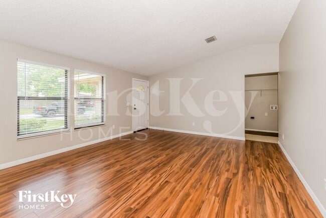 Building Photo - 11073 Steeding Horse Dr