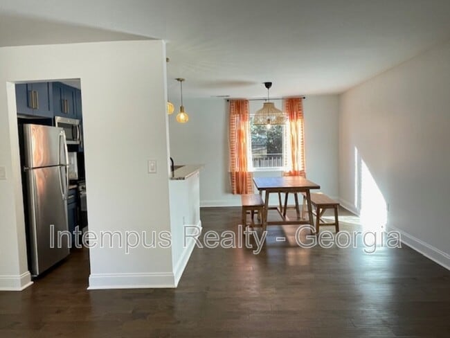 Foto del edificio - 2867 Joyce Ave