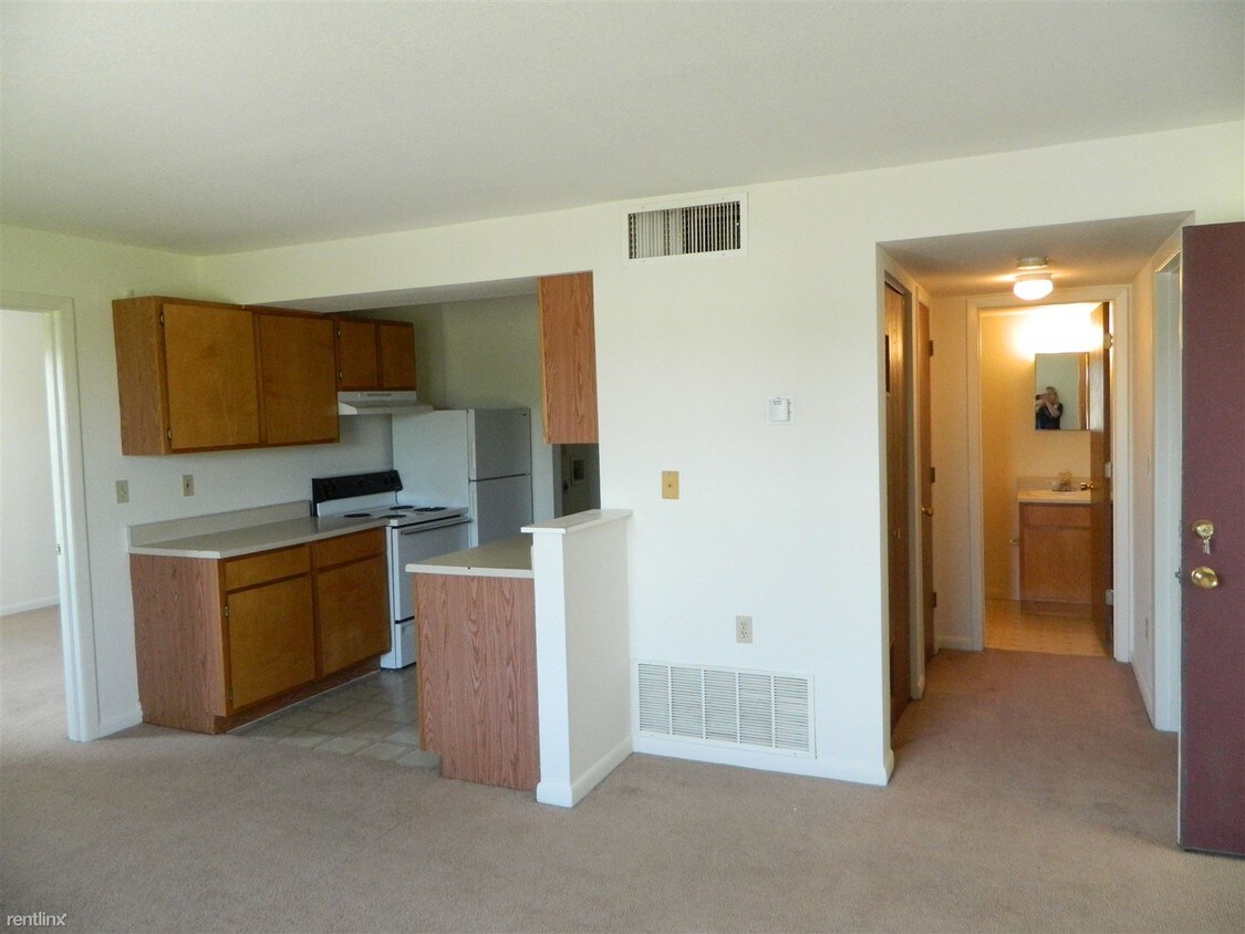 Building Photo - 2300 N 20th Pl