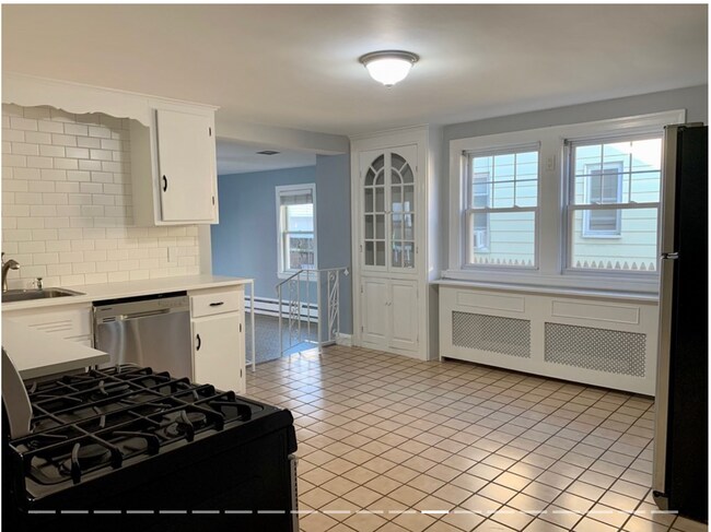 Building Photo - 35 Bryant St