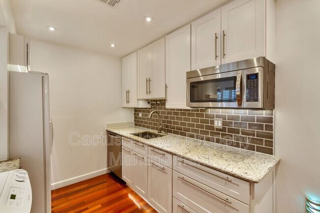 Foto del edificio - 4117 N 81st St