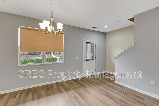 Foto del edificio - 339 Flyway Rd