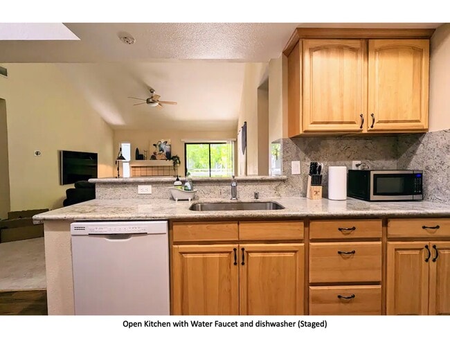 Building Photo - 6436 Buena Vista Dr