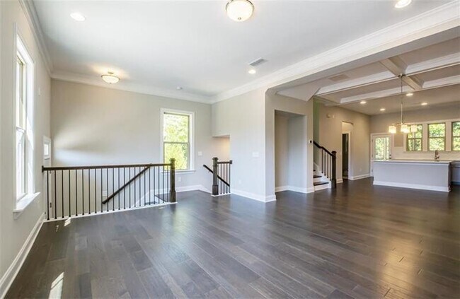 Building Photo - 3163 Rutter Dr