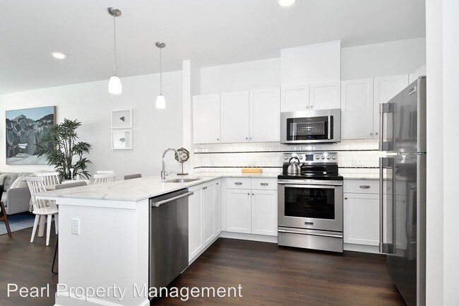 Building Photo - 1 br, 1 bath Apartment - 921 NW 21st Avenue