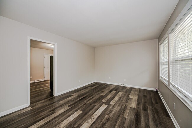 Foto del edificio - 735 Edgegreen Dr