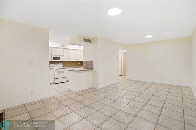 Building Photo - 5508 Courtyard Dr