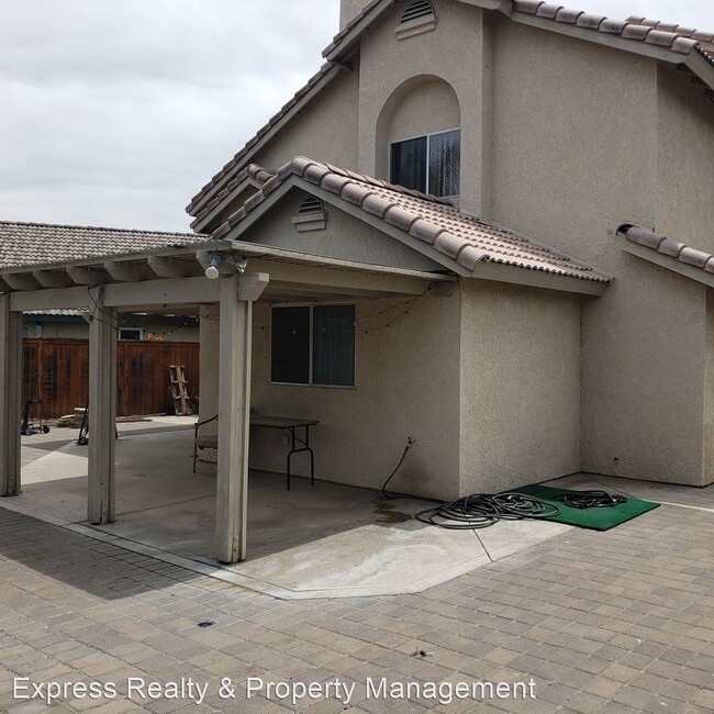 Building Photo - 3 br, 2.5 bath House - 4176 chitenden cir