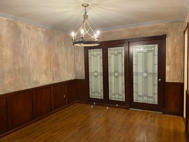 dining room - 747 Houston Mill Rd NE