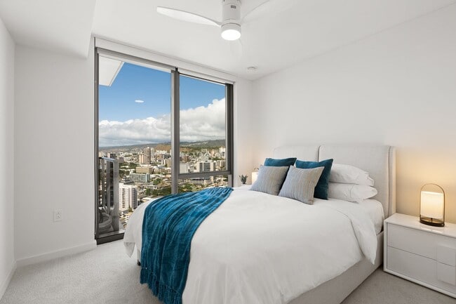 Foto del edificio - Fully furnished 1-bed, 1-bath, 1-parking a...