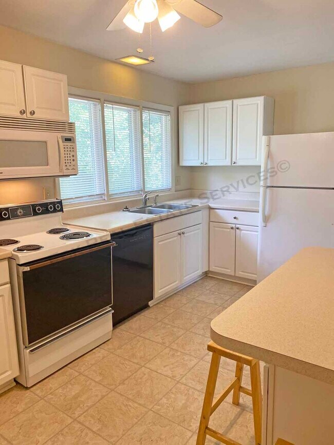 Foto del edificio - 1632 W 21st St