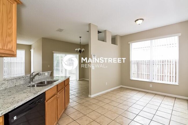 Building Photo - 4 Bedroom Pet-Friendly Home in Davenport, ...