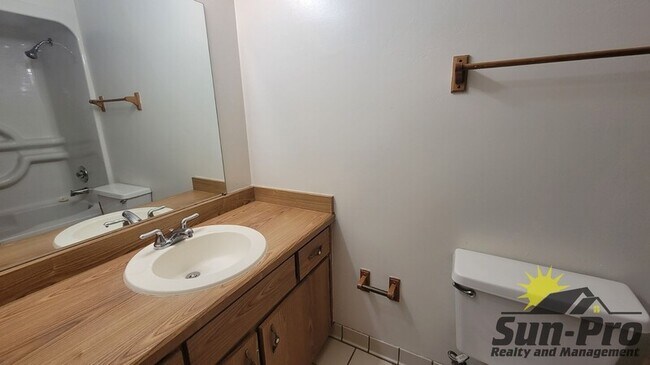 Foto del edificio - 1668 Spring Garden Ct