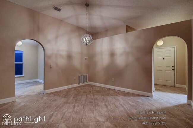 Foto del edificio - 3 br, 2 bath House - 621 Brown Bear Court ...