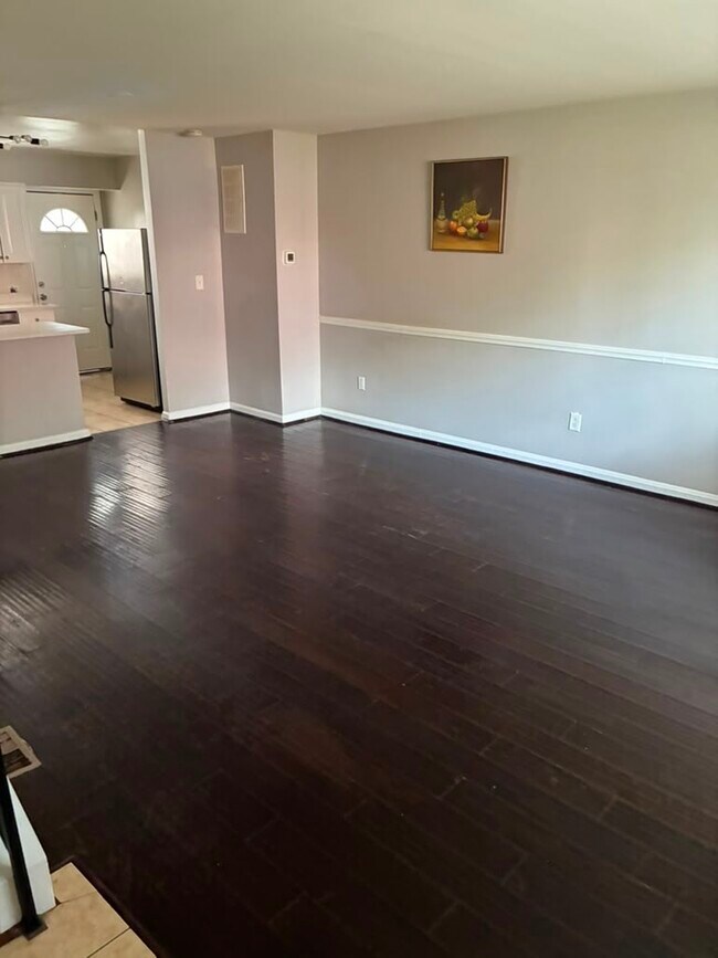 Foto del edificio - 7970 Riggs Rd