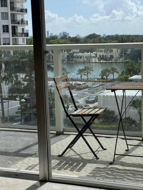 Foto del edificio - 5701 Collins Ave