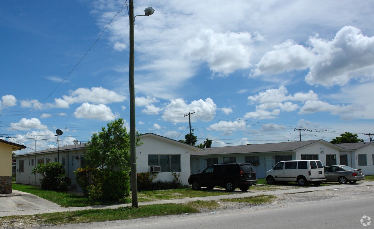 Building Photo - 6216 Washington St