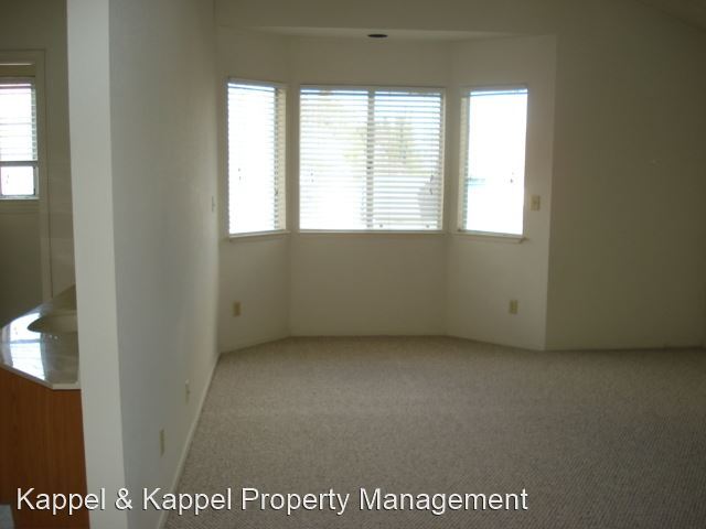 Building Photo - 3 br, 2.5 bath House - 124 OAK BROOK CT