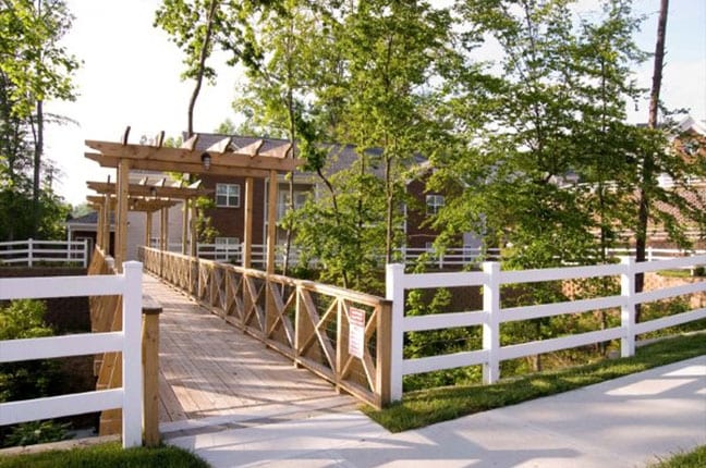 Foto del edificio - Robinhood Court Apartments and Villas