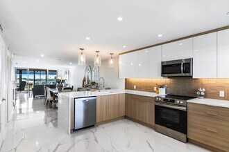 Building Photo - 44 Yacht Club Dr