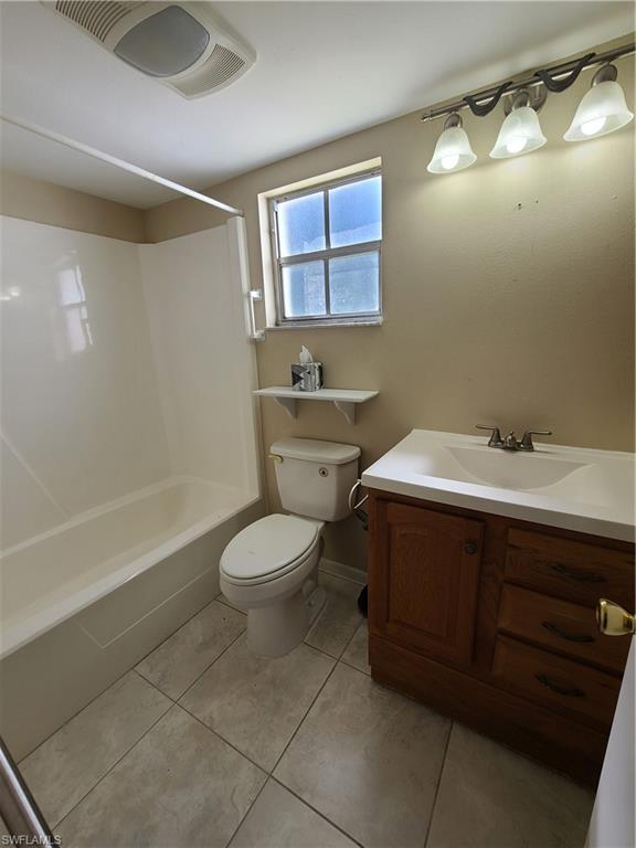 Building Photo - 1518 Edgewater Cir