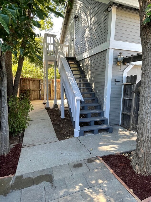 Foto principal - 1 Bdrm, 1 Bath ADU near Sutter Street - Hi...