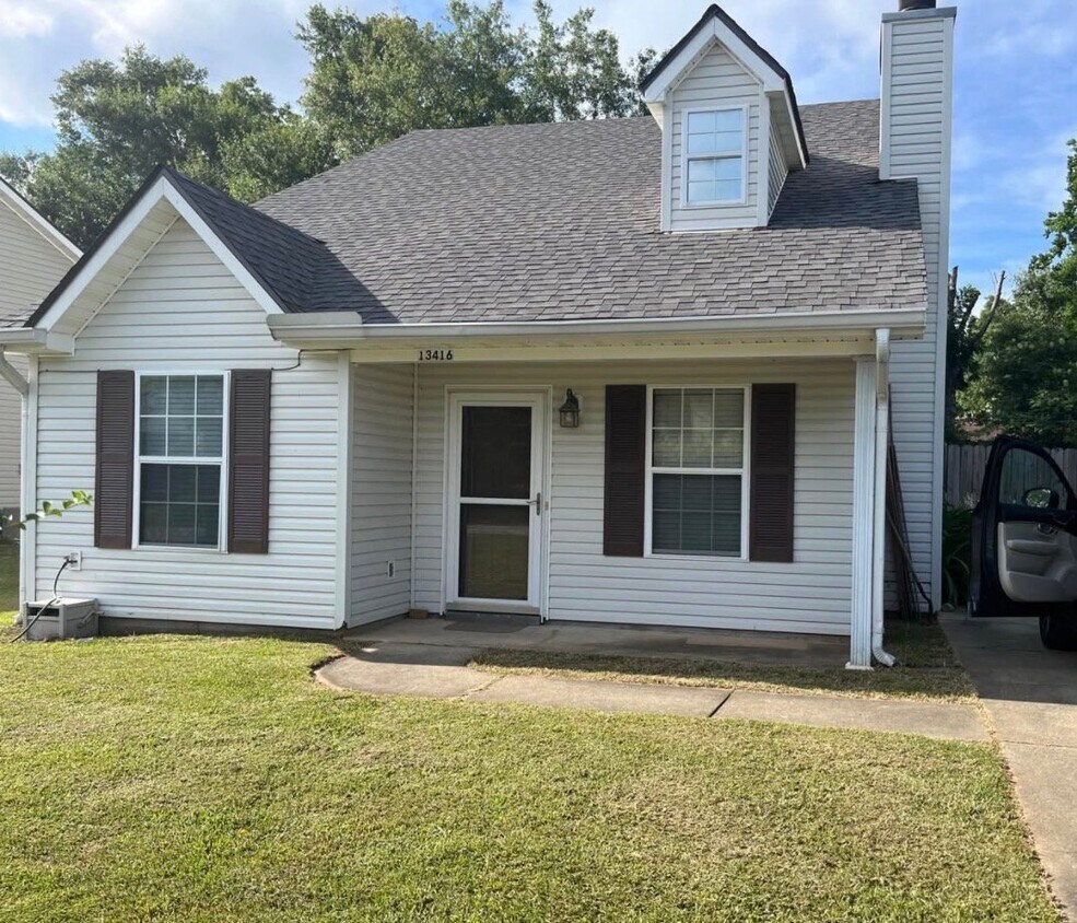 Building Photo - 13416 Locust Hill Dr