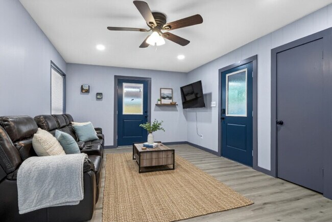 Building Photo - 11103 Greenwillow Dr