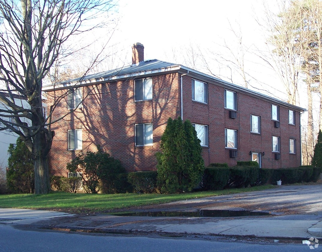 Building Photo - 1045 Main St