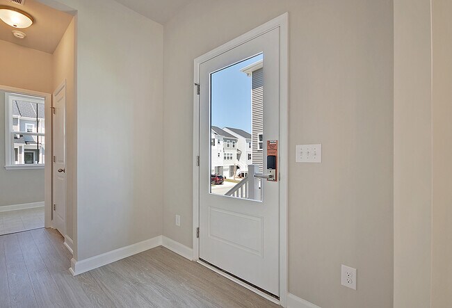 Building Photo - 598 McLernon Trce