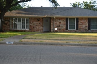 Building Photo - 2401 Westridge Dr