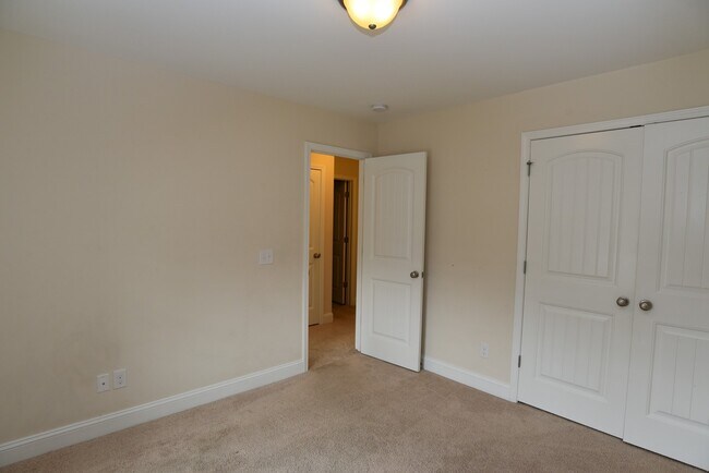 Foto del edificio - 3 Bed/2.5 Bath Townhome in Richmond Hill