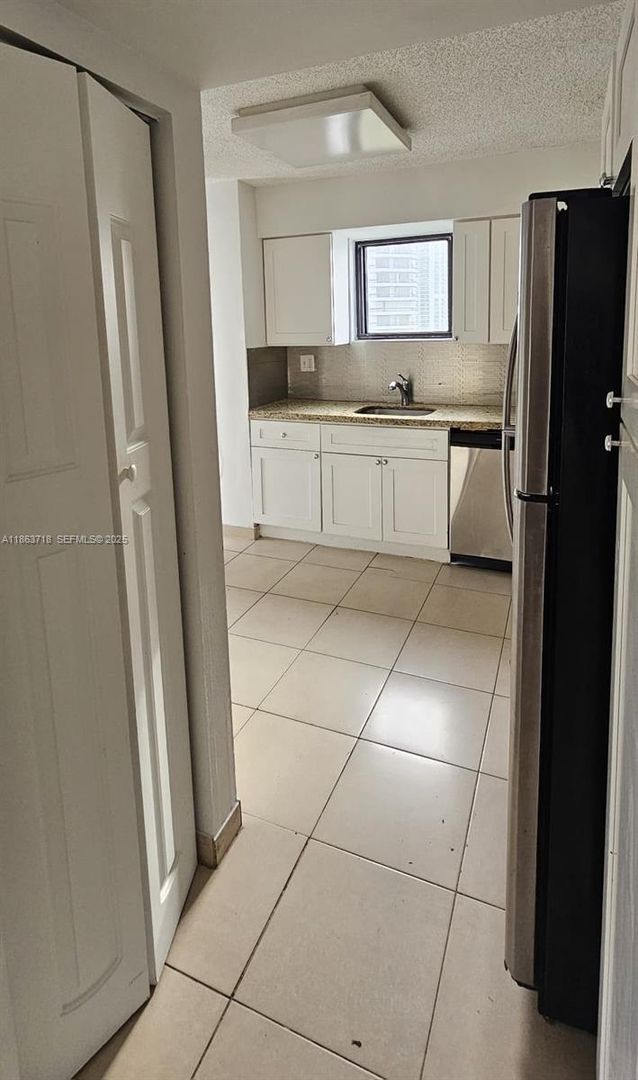 Foto del edificio - 3300 NE 192 St