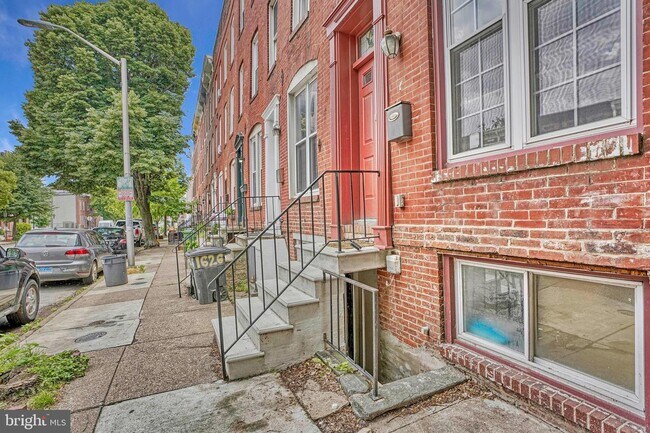 Building Photo - 1624 S Charles St