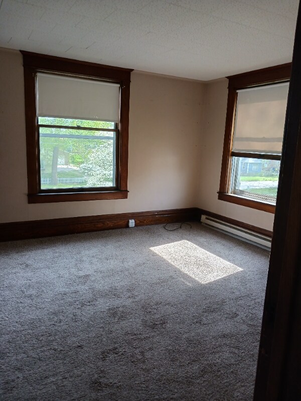 Foto del edificio - 951 E Allegan St