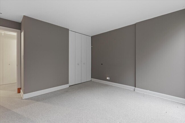 Building Photo - 5830 Oakwood Dr