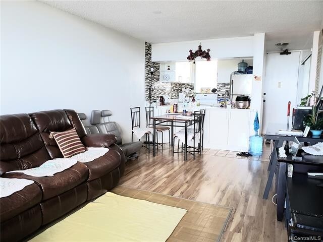 Foto del edificio - 98-099-99 Uao Pl