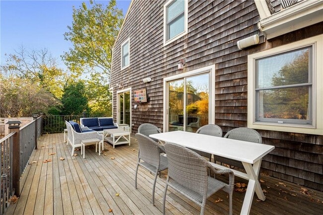 Foto del edificio - 138 Carroll Ave