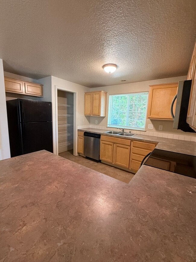 Foto del edificio - 3 Bedroom/2.5 Bath Home in Carter Park!