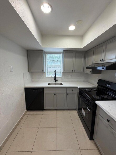 Foto del edificio - 3391 Helena Dr