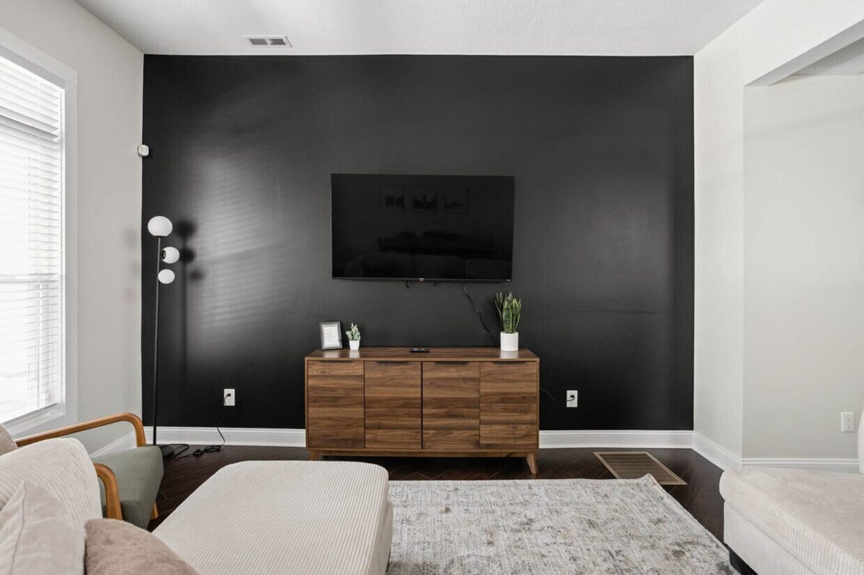 Foto principal - 341 Parkway Ave