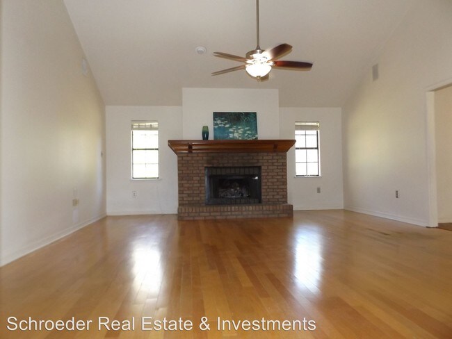 Building Photo - 13394 W Echo Dr
