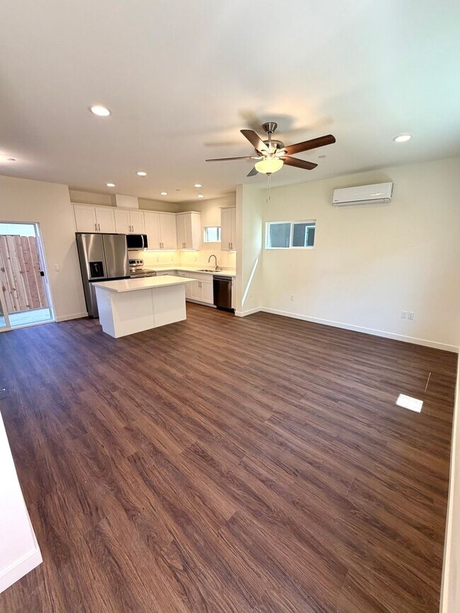 Foto del edificio - Brand New 2 Bedroom 1 1/2 Bath Townhouse!!!  Move in Special!! $1000 off 1st Month's Rent!!