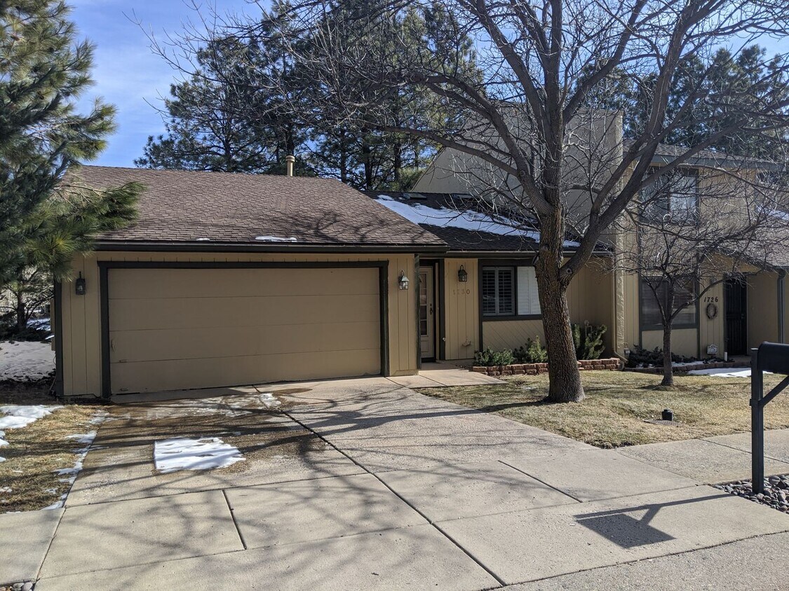 Foto principal - 1730 N Fairway Dr